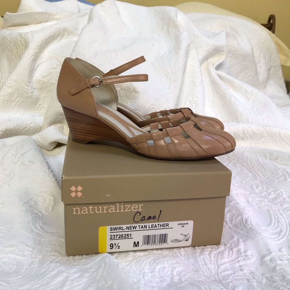 Naturalizer Tan Leather Heels - Picture 6 of 8